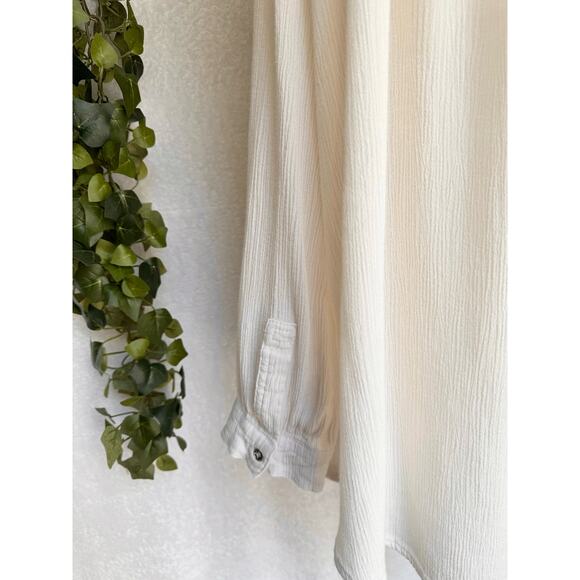 Altar'd State Oversized White Rayon Long Sleeve Half Button Up Top Women's Small - Picture 9 of 11
